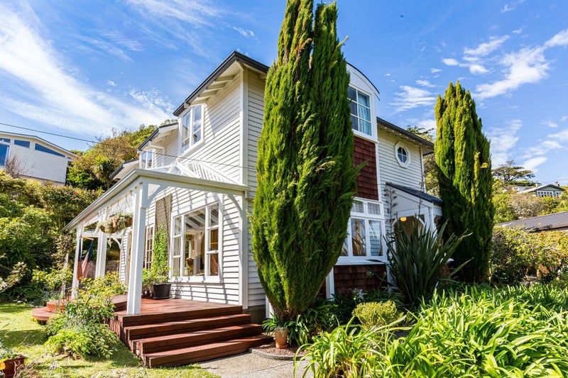 7 Imlay Crescent, Ngaio, Wellington - Carousel 1