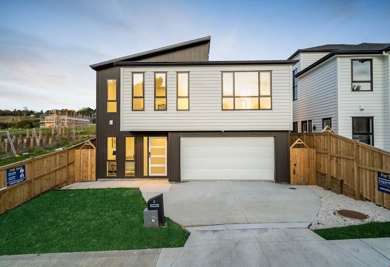 Granny/5 Rashni Road, Flat Bush, Manukau City, Auckland - Carousel 1