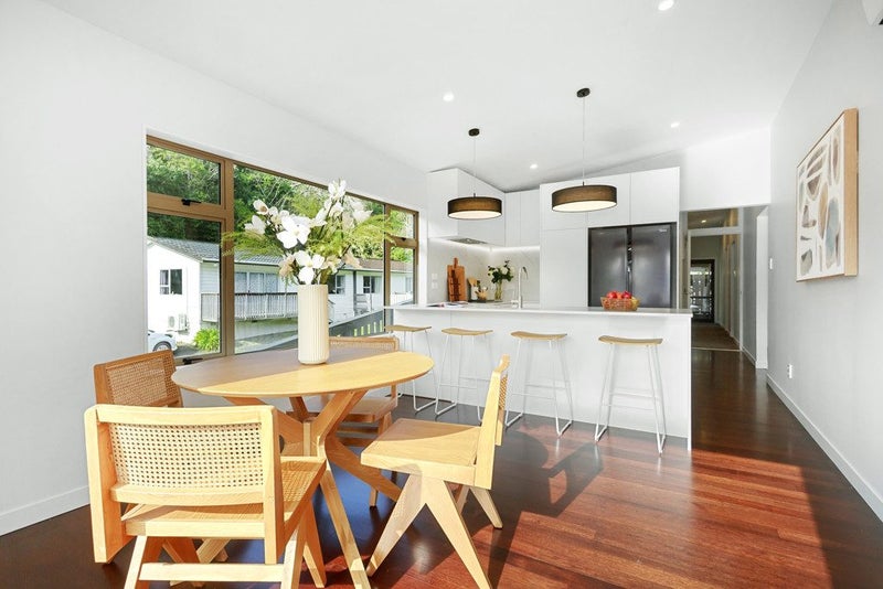 21A Mahoe Street, Tawa, Wellington - Carousel 2