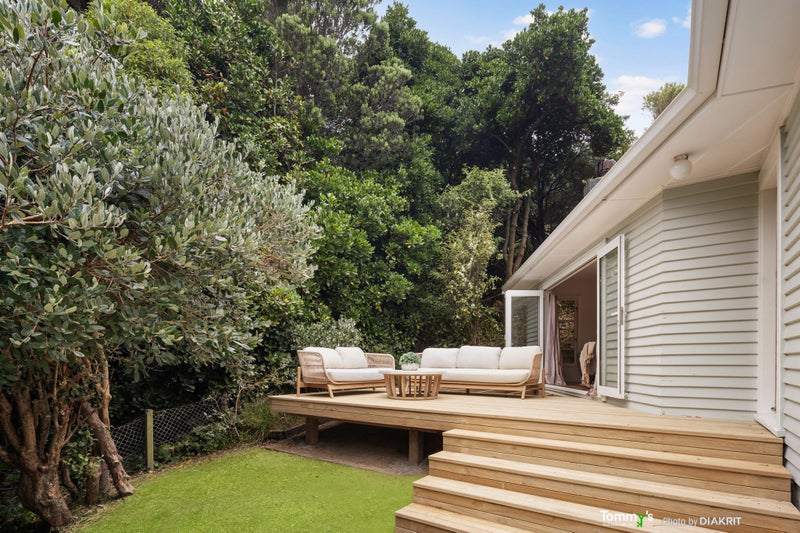 17 Beach Street, Island Bay, Wellington - Carousel 1