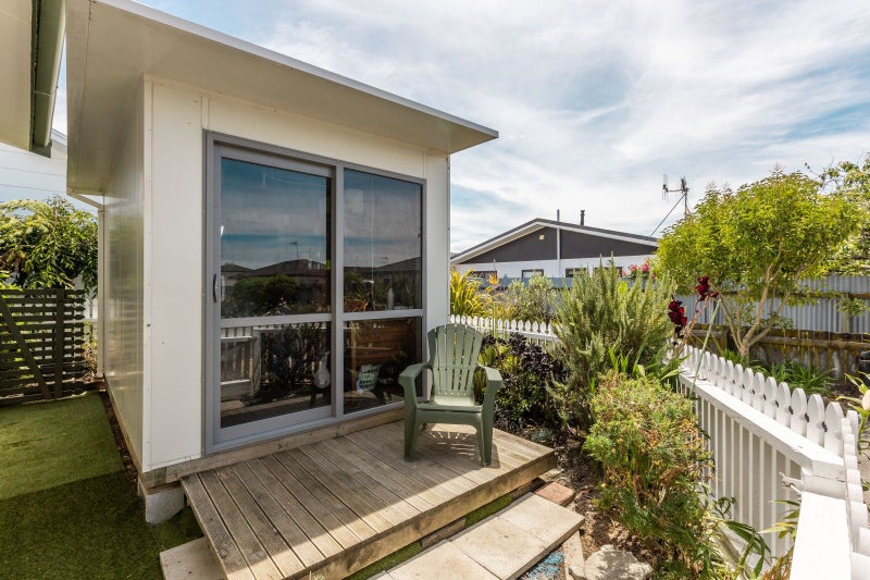 4/2 Lee Road, Taradale, Napier - Carousel 13
