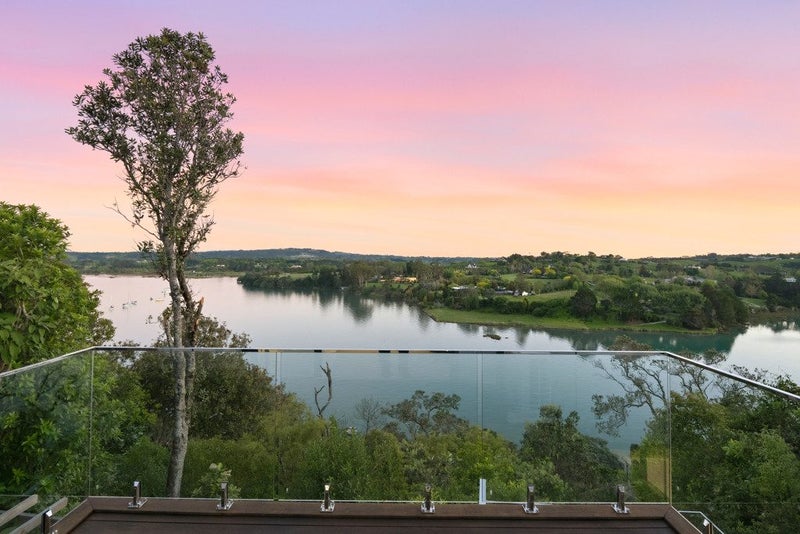 45 Pohutukawa Avenue, Shelly Park, Manukau City, Auckland - Carousel 2