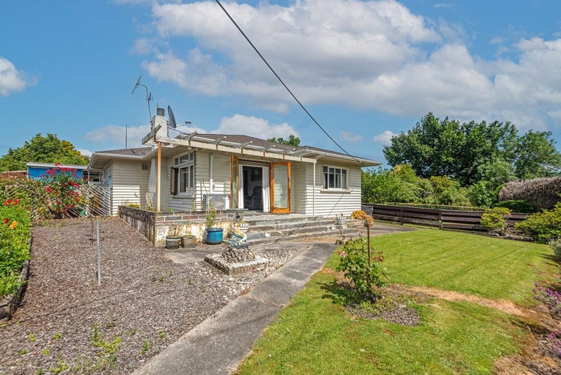 1061 Halcombe Road, Feilding - Carousel 2