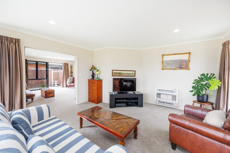 76 Geneva Terrace, Kelvin Grove, Palmerston North - Carousel 2