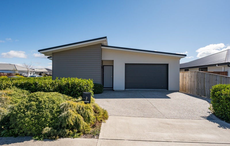 2 Fairmile Road, Richmond, Richmond - Carousel 15