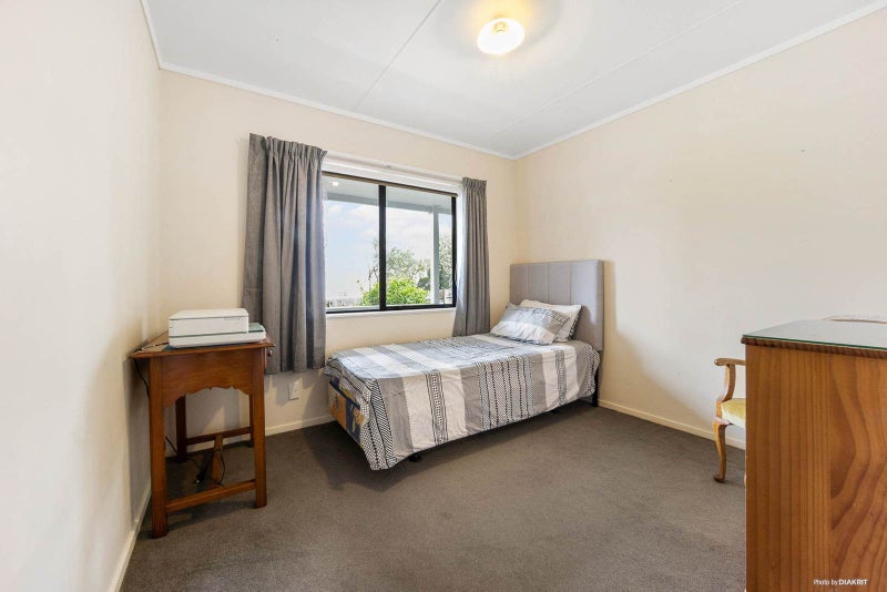 1/33 Newington Road, Henderson, Auckland - Carousel 13