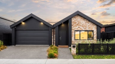 35 Earp Crescent, Chartwell, Hamilton - Carousel 1