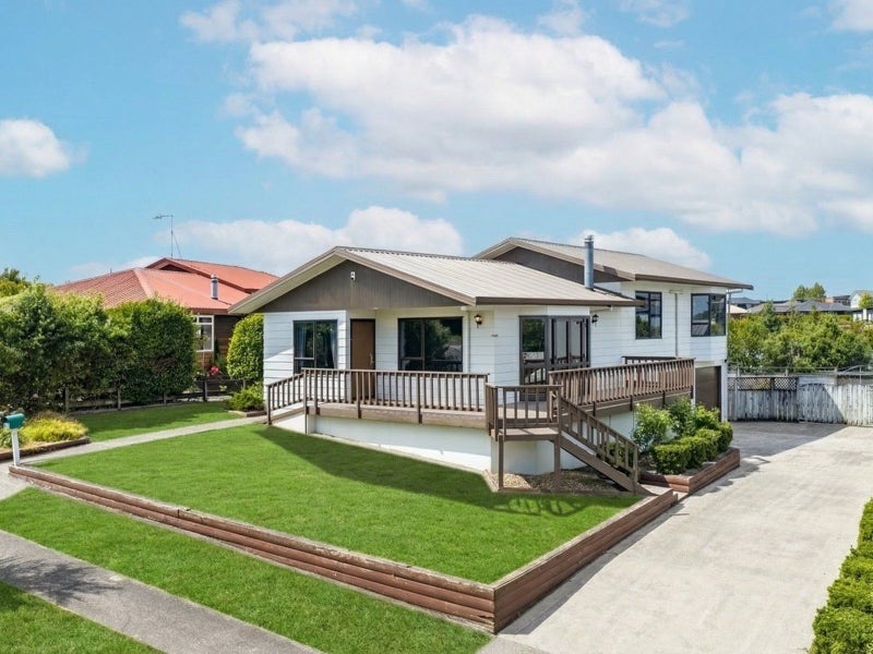 57 Lansdowne Crescent, Glenview, Hamilton - Carousel 1