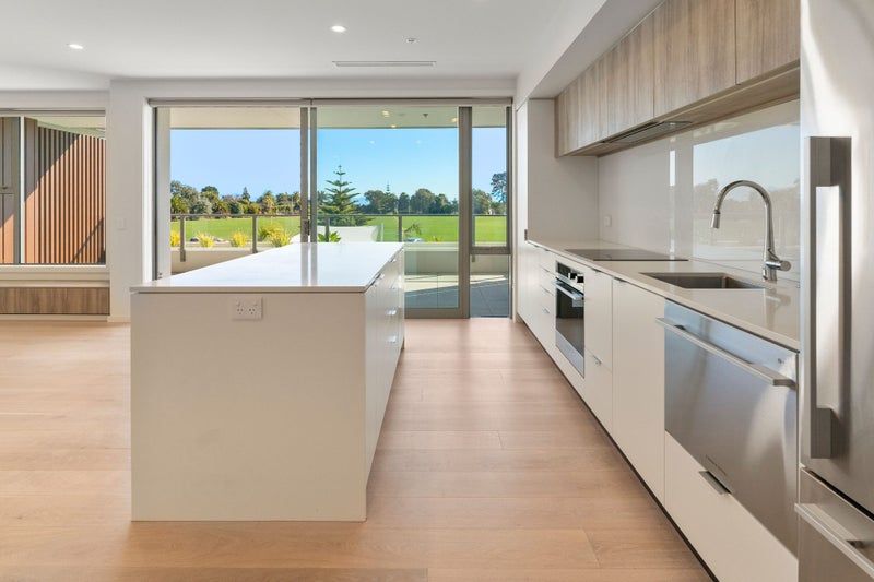 4/33 Beach Road, Tāhunanui, Nelson - Carousel 2