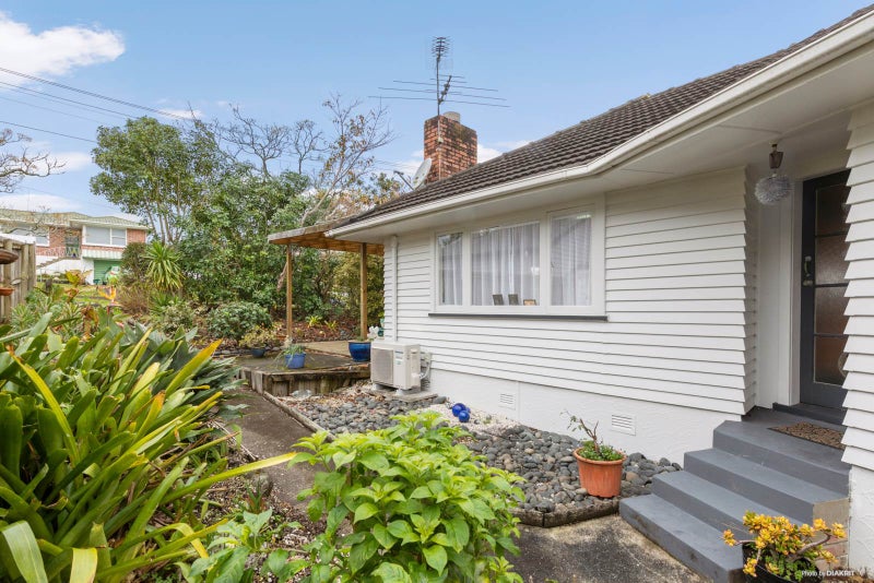 Property Valuation for 15 Hillview Avenue, New Windsor, Auckland
