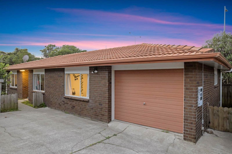 100 Crawford Avenue, Mangere Bridge, Auckland - Carousel 1