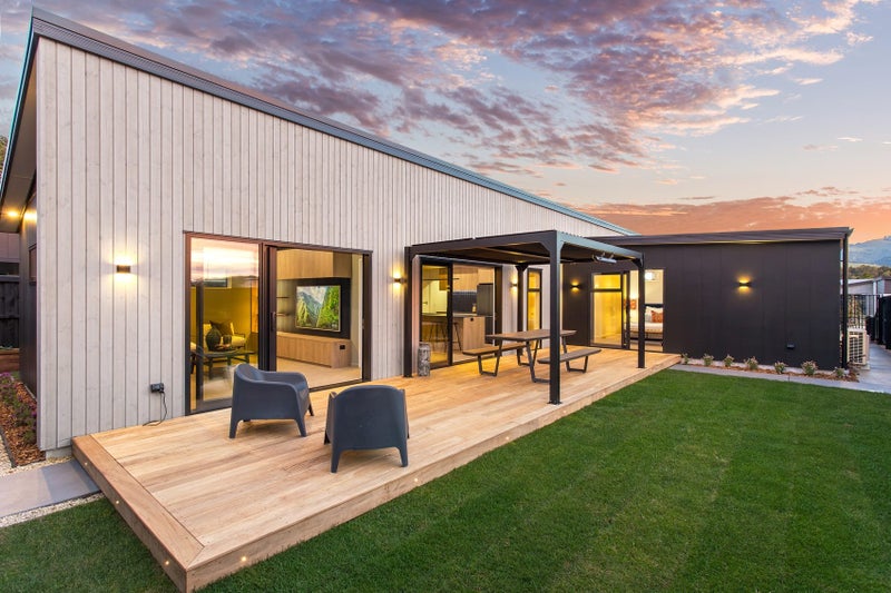 4 Emily Knowles Drive, Hoon Hay, Christchurch - Carousel 2