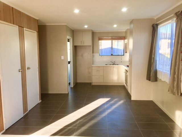 1/143 Te Irirangi Drive, Flat Bush, Auckland - Carousel 2