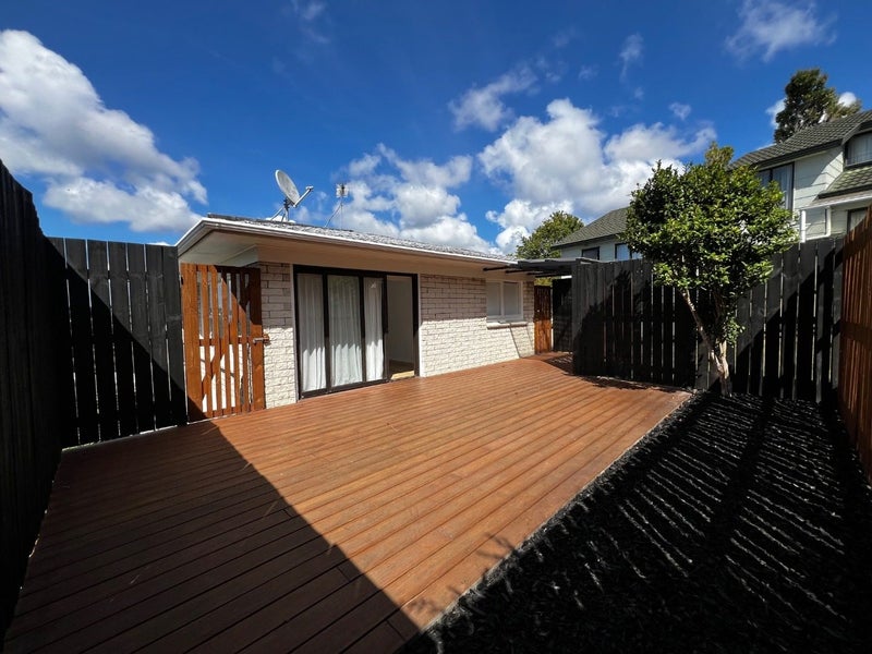 2/17 Orton Street, Glenfield, Auckland - Carousel 1
