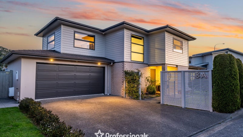 8A Glen Iris Grove, Woburn, Lower Hutt - Carousel 1