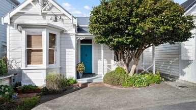 6 Prince Street, Mount Victoria, Wellington - Carousel 1