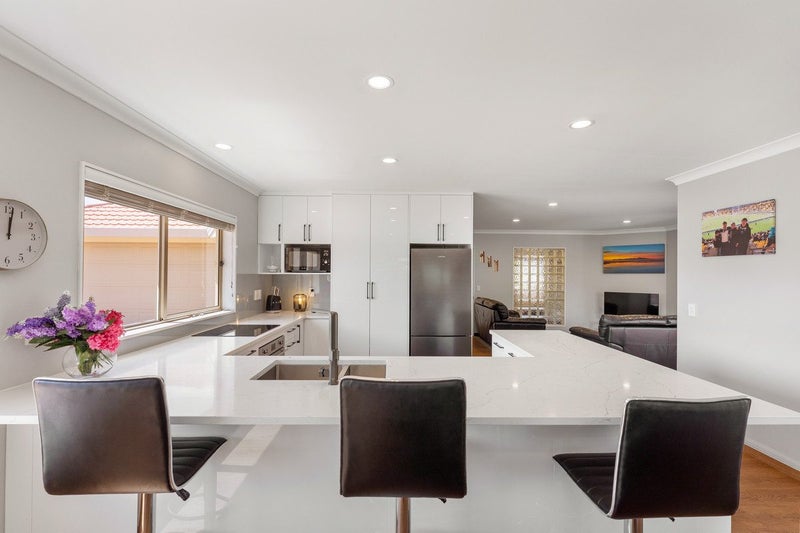 38 College Drive, Paraparaumu, Paraparaumu - Carousel 2