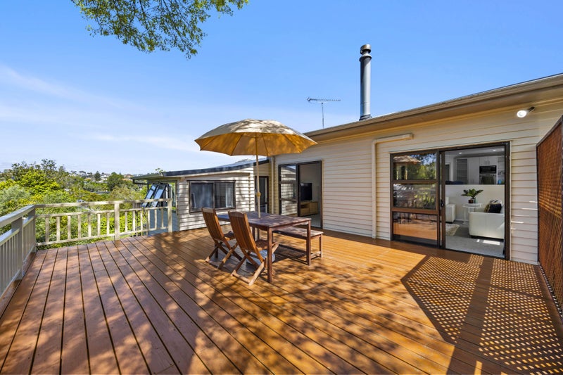86 Beach Road, Mellons Bay, Auckland - Carousel 2