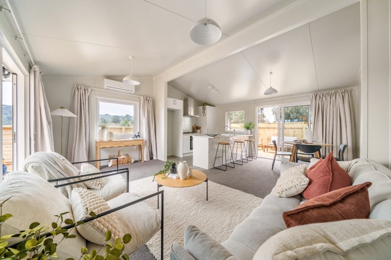 18F Norana Road, Maoribank, Upper Hutt - Carousel 2