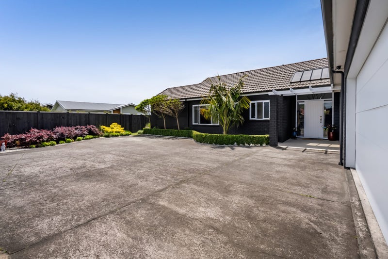 20 Maple Crescent, Whalers Gate, New Plymouth - Carousel 36