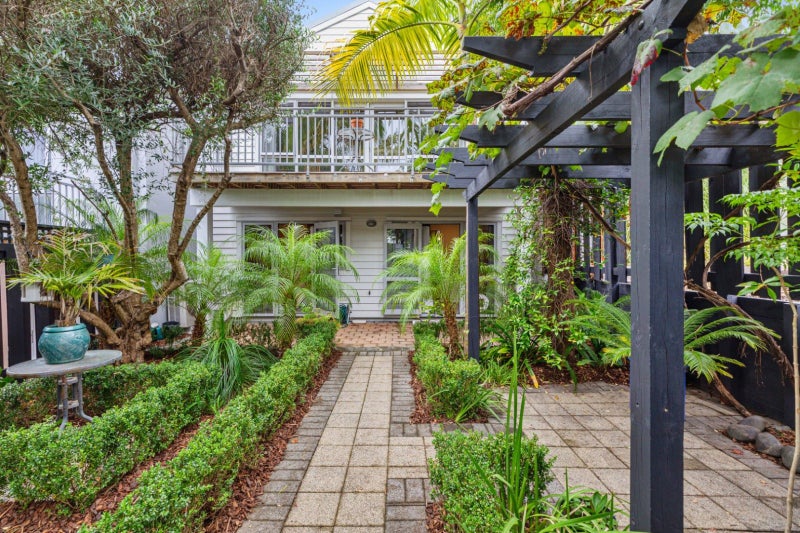 18/19 Brodie Place, Bethlehem, Tauranga - Carousel 1