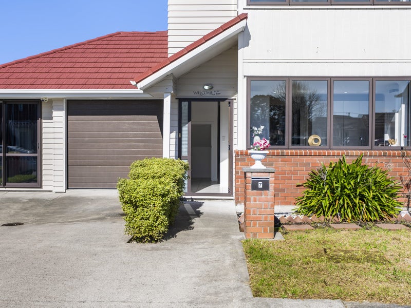 7 Whekau Drive, Takanini, Auckland - Carousel 2