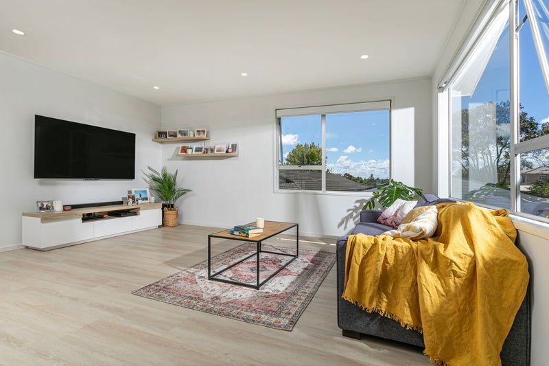 23 Leo Street, Glen Eden, Auckland - Carousel 1