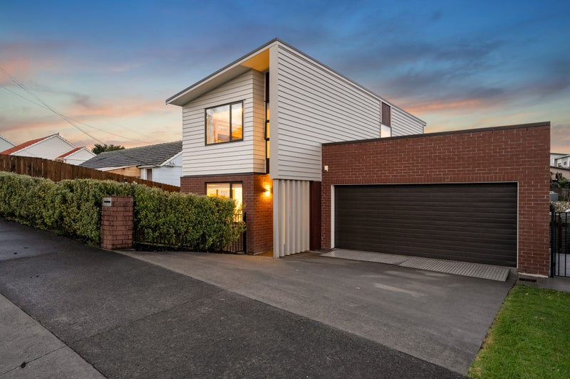70 Castledine Crescent, Glen Innes, Auckland - Carousel 1