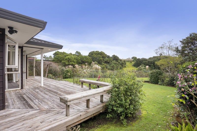 10 Lochend Place, Highland Park, Auckland - Carousel 2