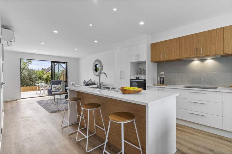 1/25 Vodanovich Road, Te Atatu South, Auckland - Carousel 1