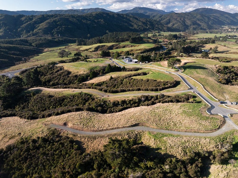 12 Raikes Road, Kaitoke, Upper Hutt, Wellington - Carousel 2
