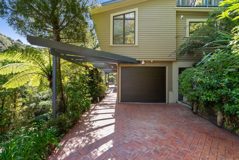 136 Cheviot Road, Lowry Bay, Eastbourne, Lower Hutt, Wellington - Carousel 2