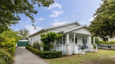 185 Georges Drive, Napier South, Napier - Carousel 1