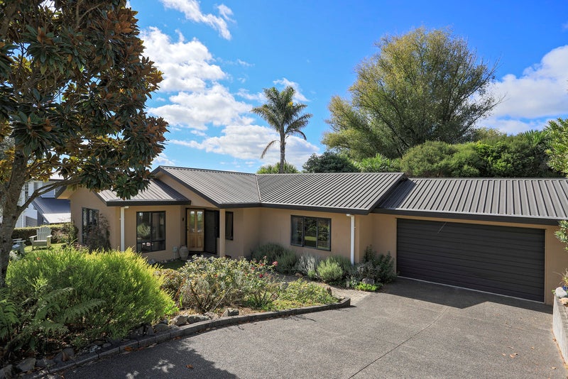 11 Avon Rise, Welcome Bay, Tauranga - Carousel 2