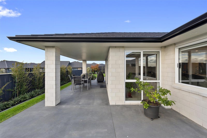 Property Valuation for 9 Rose Berry Crescent, Flagstaff, Hamilton