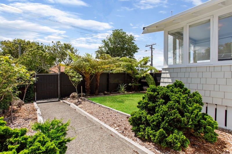 61 Wainui Avenue, Point Chevalier, Auckland - Carousel 26