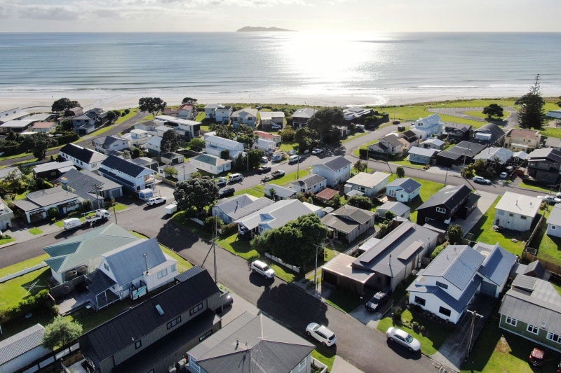 6 Marine Avenue, Waihi Beach - Carousel 1