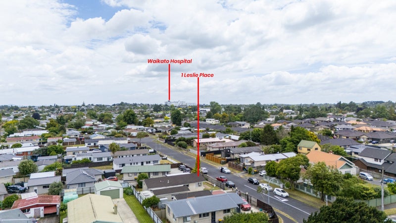 1 Leslie Place, Deanwell, Hamilton - Carousel 24