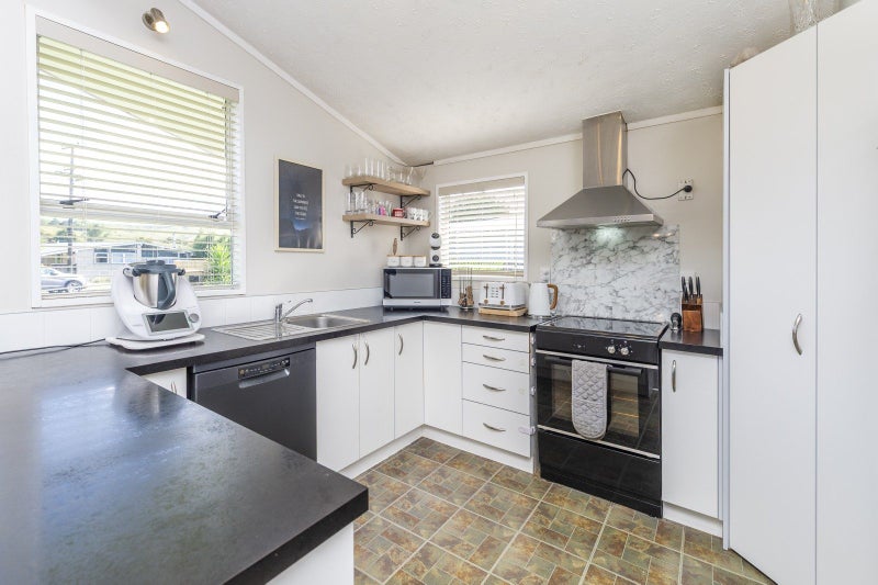 20 Ward Street, Aramoho, Whanganui - Carousel 2