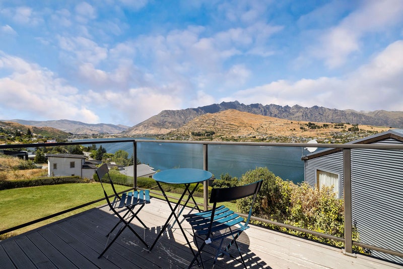 5 Gum Lane, Queenstown Hill, Queenstown-Lakes, Otago - Carousel 2