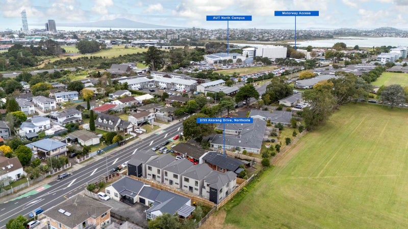 2/33 Akoranga Drive, Northcote, Auckland - Carousel 2