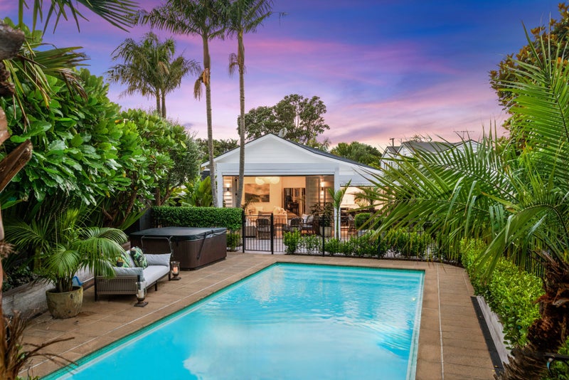 11 Ruapehu Street, Mount Eden, Auckland - Carousel 1