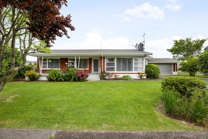 2 Golden Place, Fairfield, Hamilton - Carousel 1