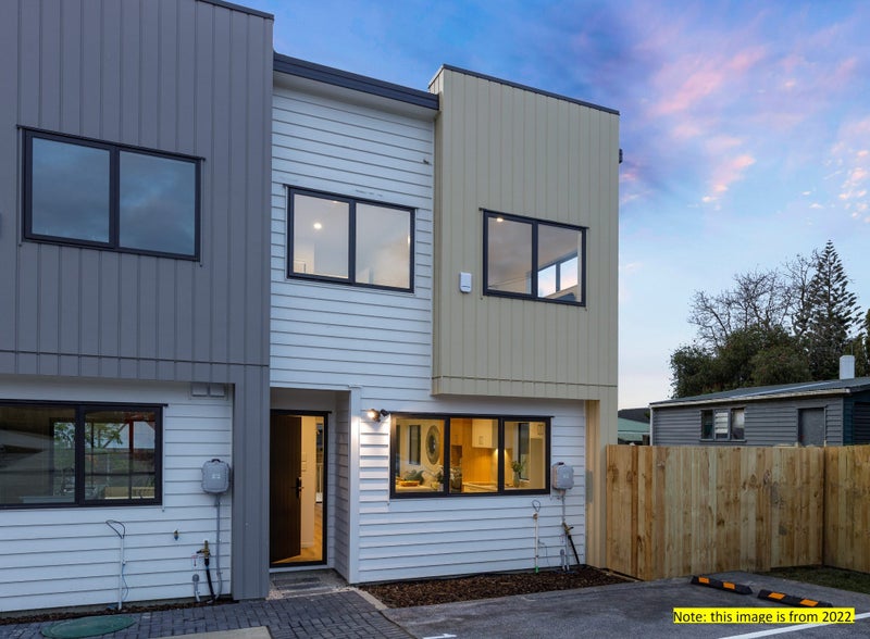 14/25 Vodanovich Road, Te Atatu South, Auckland - Carousel 2