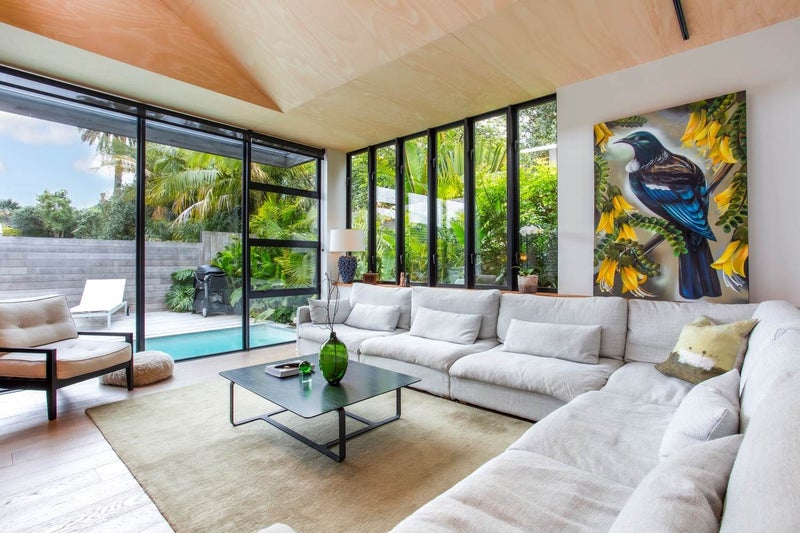 16 Larchwood Avenue, Westmere, Auckland - Carousel 2