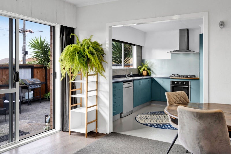 1 Lynton Street, Upper Vogeltown, New Plymouth - Carousel 2