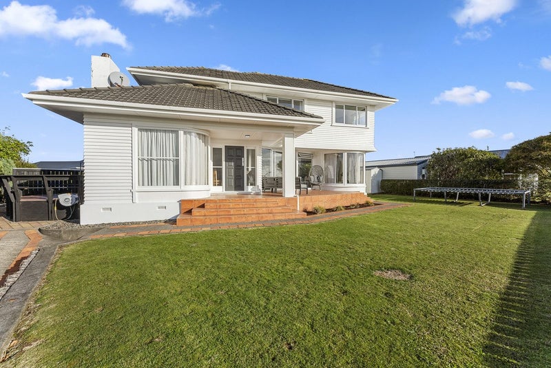 407 Devon Street West, Lynmouth, New Plymouth - Carousel 1