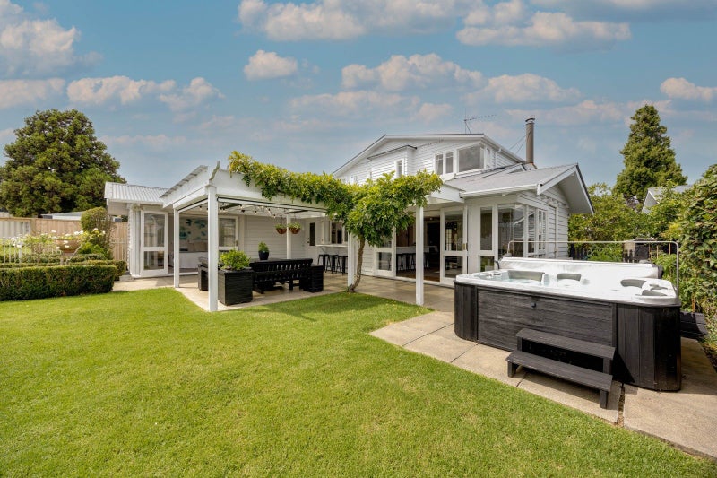 10 New Windsor Road, Avondale, Auckland - Carousel 1