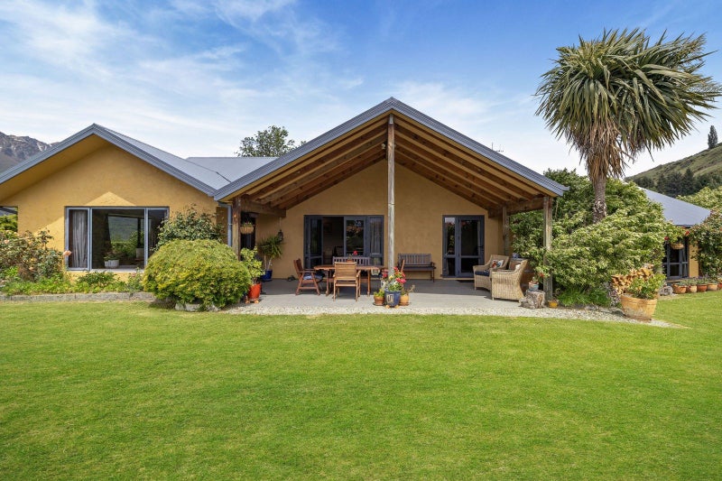 2 Bramshill Drive, Lower Shotover, Queenstown - Carousel 1