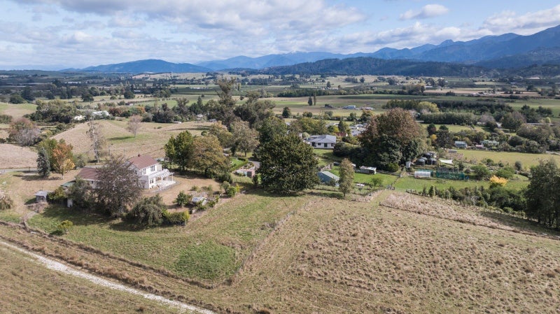 43 School Road, Upper Moutere - Carousel 24